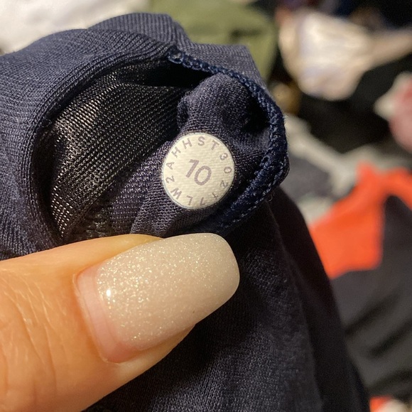 Lululemon | Invigorate Women's Blue Patterned Sports Bra - 10 - luxtreme - Picture 5 of 5